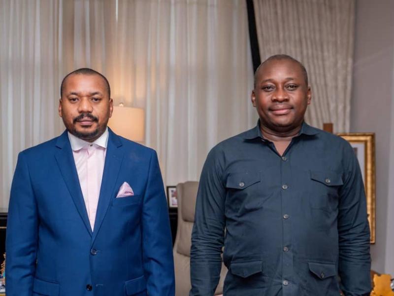 Le Révérend Pasteur Eric Nsenga et le ministre d'État Guy Loando Mboyo