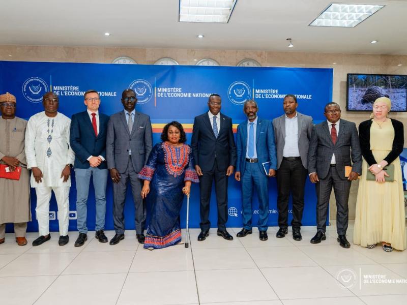 Le ministre de l'économie nationale Daniel Mukoko Samba et la délégation de CBM, conduite par Irène Esambo, ministre déléguée en charge des personnes vivant avec handicap [photo d'illustration]