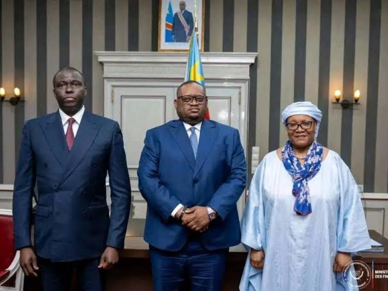 Le nouveau gouverneur de la BCC, André Wameso, le ministre des Finances Doudou Fwamba et l'ancienne Gouverneure Malangu Kabedi Mbuyi [photo d'illustration]