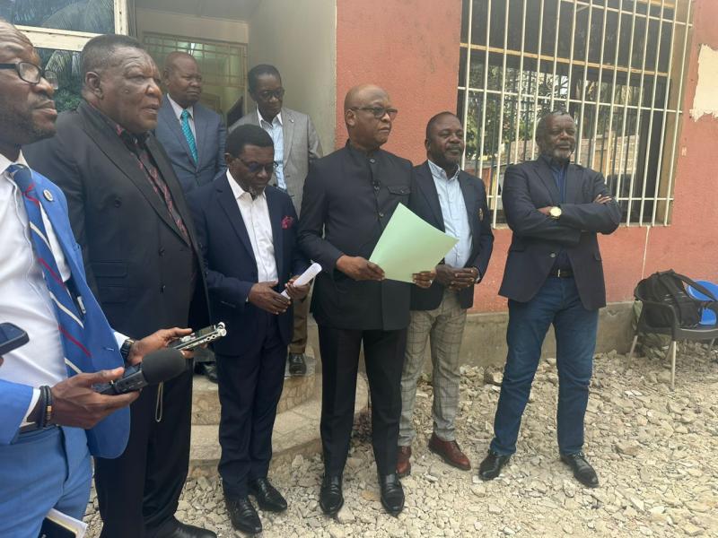 Jossart N'yoka Longo, PCA de la SOCODA, entouré d'autres membres du Conseil d'administration