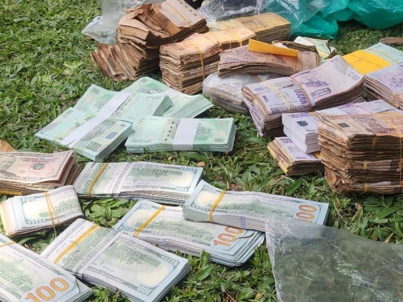Photo de l'argent volé par les présumés criminels et braqueurs à Béni
