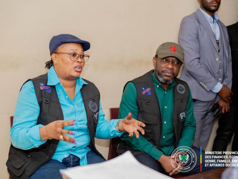 La ministre provinciale de Finances et Economie Yvette Tembo et son collègue de l'Industrie Fiston Bahati