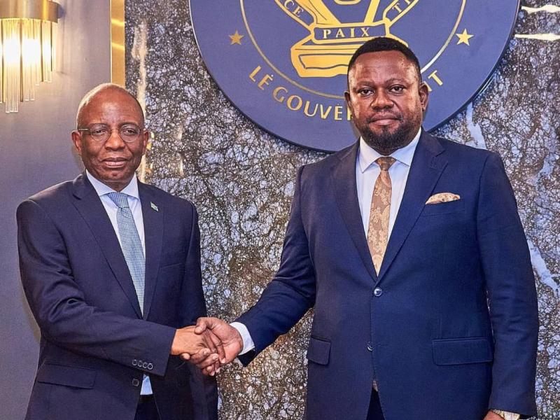 Remise et reprise entre Guillaume Ngefa et Samuel Mbemba au ministère de ka Justice en RDC
