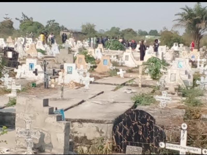Vue d'un cimetière à N'djili brasserie dans la commune de N'sele à Kinshasa