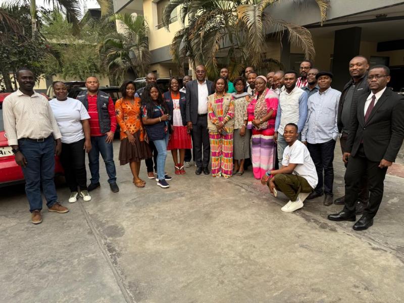 Les participants à l'atelier institutionnel sur la standardisation et l'interopérabilité des outils des données