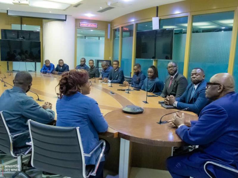 Le ministre des Mines, Louis Watum, échange avec les jeunes sur la gouvernance des ressources naturelles en RDC