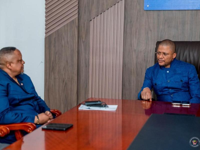 Freddy L’A Kombo,  président de la FEKACO-do reçu par le ministre des Sports Didier Budimbu [photo d’illustration]