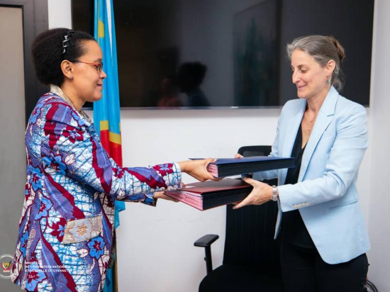 La ministre Raissa Malu, Ministre de l'éducation nationale et une représentante de l'AFD [photo d'illustration]