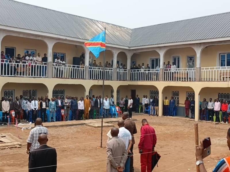 Le Bâtiment du complexe scolaire eza temps à tshikapa