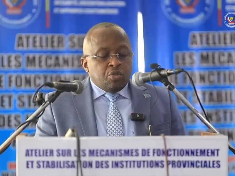 Le VPM Jacquemin SHABANI lors de l'ouverture de l'atelier sur les mécanismes de fonctionnement et de stabilisation des institutions provinciales à Kinshasa