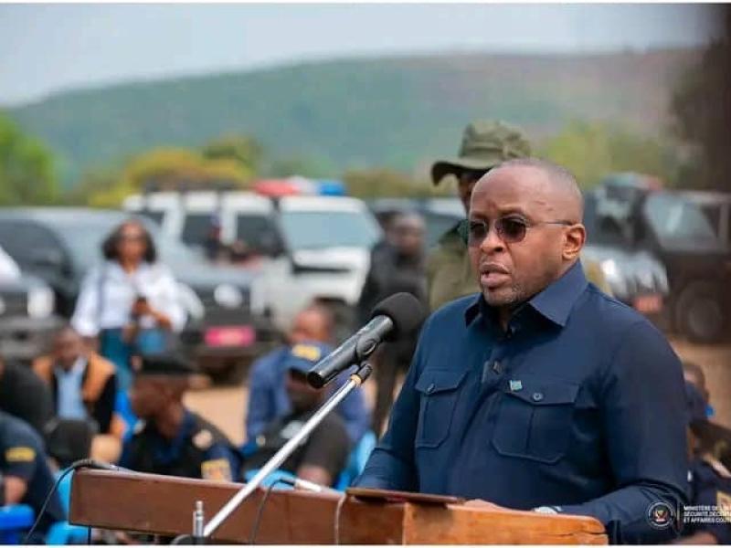 À Kasangulu, le VPM Jacquemain Shabani lance la formation de 700 nouvelles recrues de la Police Nationale Congolaise