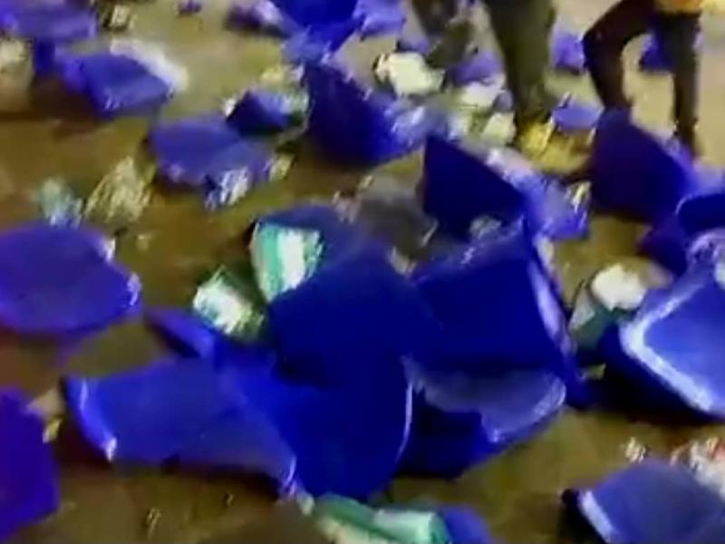 Des chaises du stade des Martyrs vandalisées par des supporters congolais en colère après la défaite de la RDC contre le Sénégal [photo d’illustration]