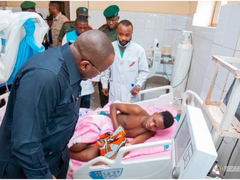 Le VPM Jacquemin SHABANI et l'équipe gouvernementale en entretien avec les forces vives à Uvira [photo d'illustration]