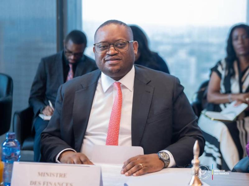 Le ministre Doudou Fwamba reçoit l’Ambassadeur  en RDC, Rémi Maréchaux, à l’occasion de la présentation du nouveau Directeur de l’AFD, Hervé Conan au Congo-Kinshasa