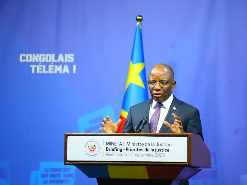 Le ministre d'État, ministre en charge de la Jungle et Garde des Sceaux, Guillaume Ngefa Atondoko