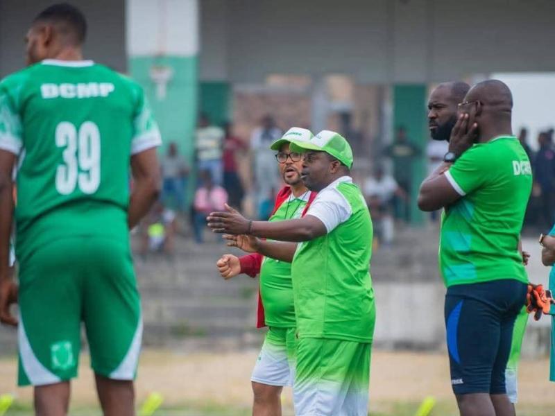 Franklin Kimbongila et Jean-Louis Dingongo, lors d'une séance d'entraînement du DCMP à Kinshasa.