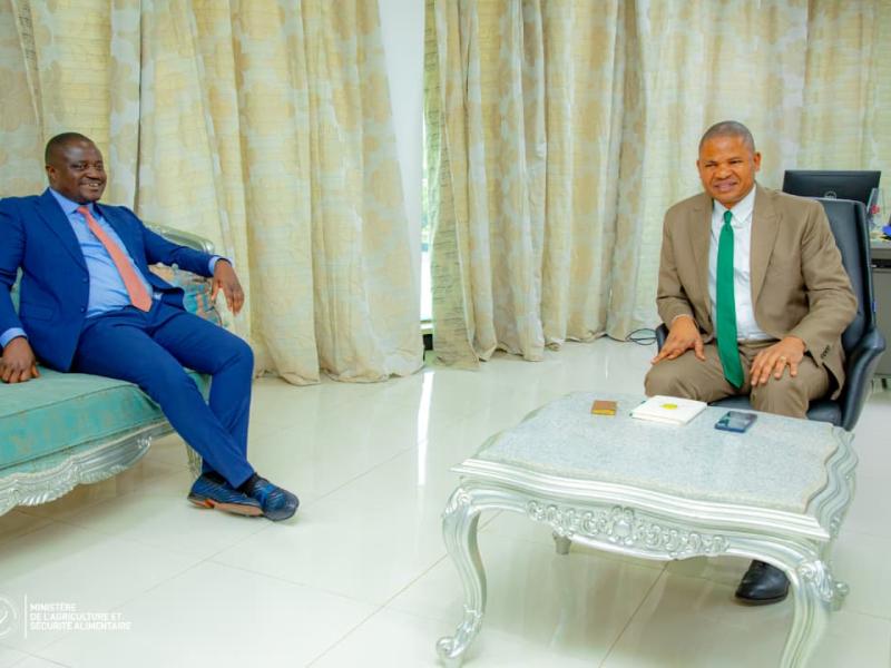 Le ministre Muhindo Nzangi reçu par le gouverneur ai. du Haut-Katanga, Martin Kazembe