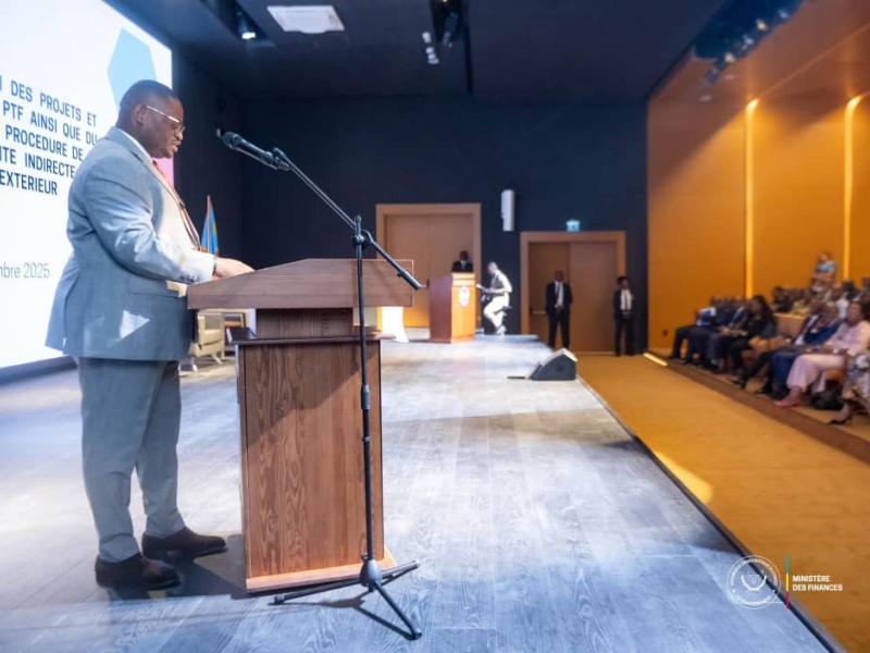 Le ministre des Finances, Doudou Fwamba lance deux outils numériques innovants destinés à améliorer la gouvernance financière en RDC