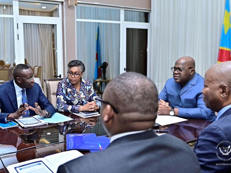 Le chef de l'État Félix Tshisekedi lors de la réunion du comité de conjoncture avec la PM Judith Suminwa et quelques membres du gouvernement, mercredi 22 octobre 2025