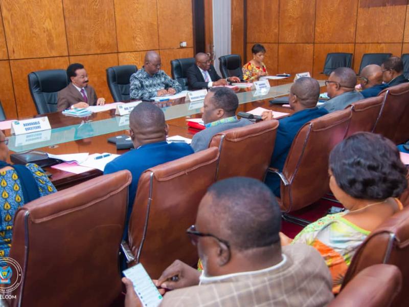 Le bureau Tshilumbayi lors d'une réunion de la conférence, mardi 30 septembre 2025