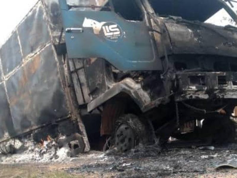 Un camion humanitaire incendié à Oicha