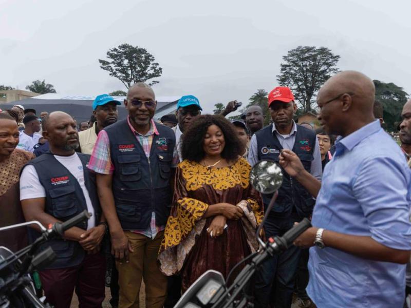 À Bulape,  le ministre de la Santé, Roger Kamba, échange avec le DG de l'INSP, le Coordonnateur du COUSP et la ministre provinciale de la Santé