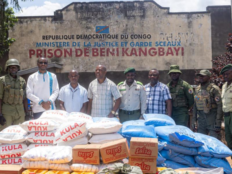 L’ICCN offre un lot de vivres à la prison centrale de Kangbayi, à Beni, pour lutter contre la malnutrition des détenus