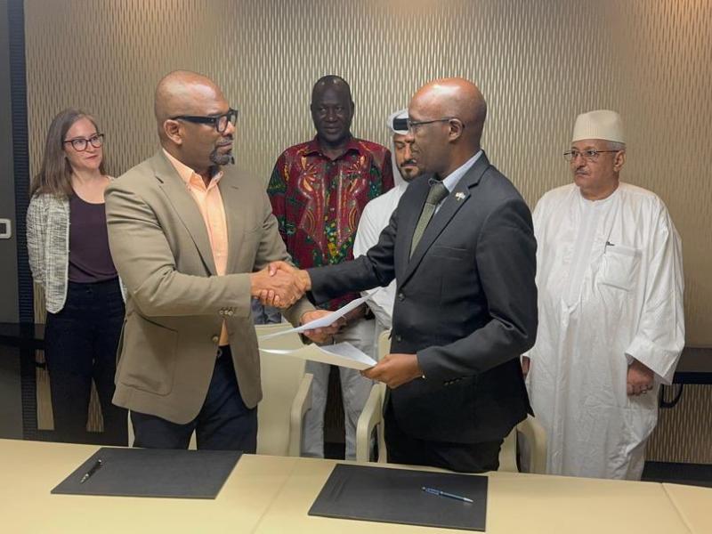 Cérémonie de signature, Sumbu Sita Mambu, représentant personnel du Président Félix Tshisekedi, et René Abandi, négociateur de l’AFC/M23 [photo d'illustration]