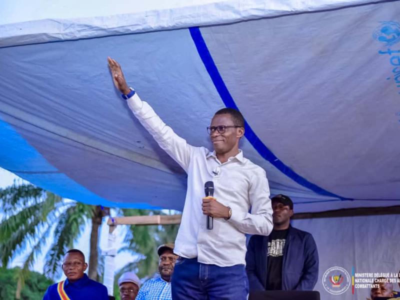 Le Ministre délégué à la défense nationale Eliezer Ntambwe à Mwene Ditu, dimanche 12 octobre 2025