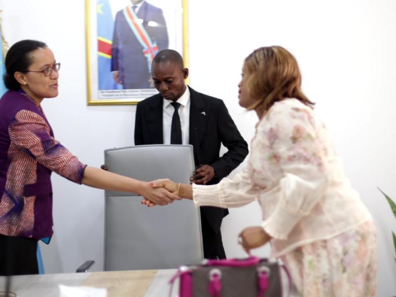 La ministre Raïssa Malu reçoit une délégation de députés nationaux dans le cadre des audiences parlementaires hebdomadaires.