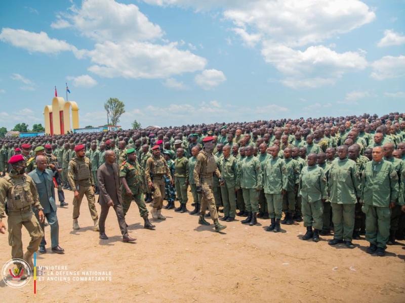 Le VPM Guy Kabombo en mission d’inspection au centre de formation militaire de Kamina