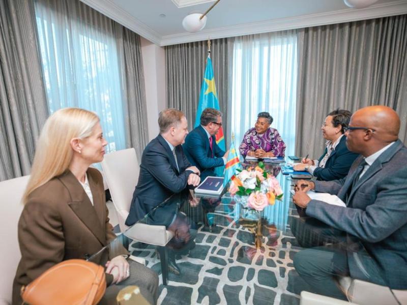 La Première Ministre de la RDC, Judith Suminwa échange avec avec des investisseurs