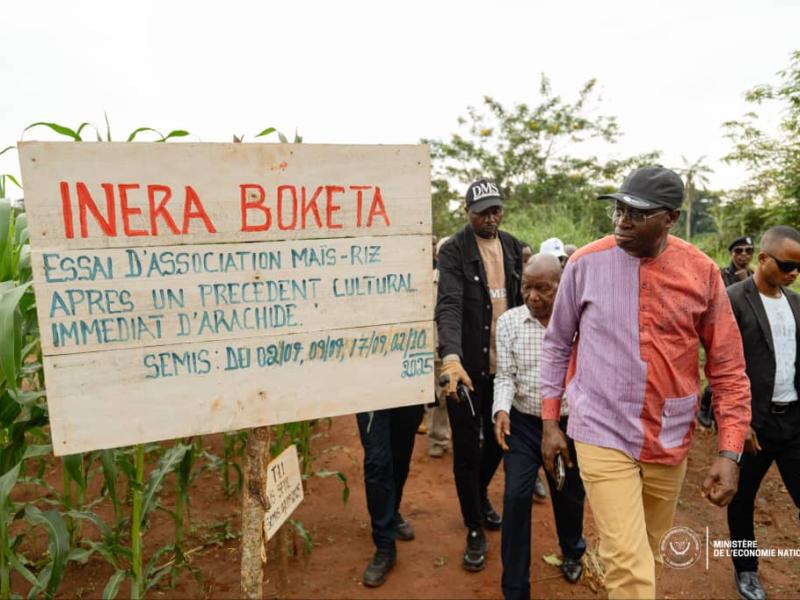 Le VPM Daniel Mukoko Samba clôture sa mission économique dans le Sud-Ubangi par une série de visites de terrain