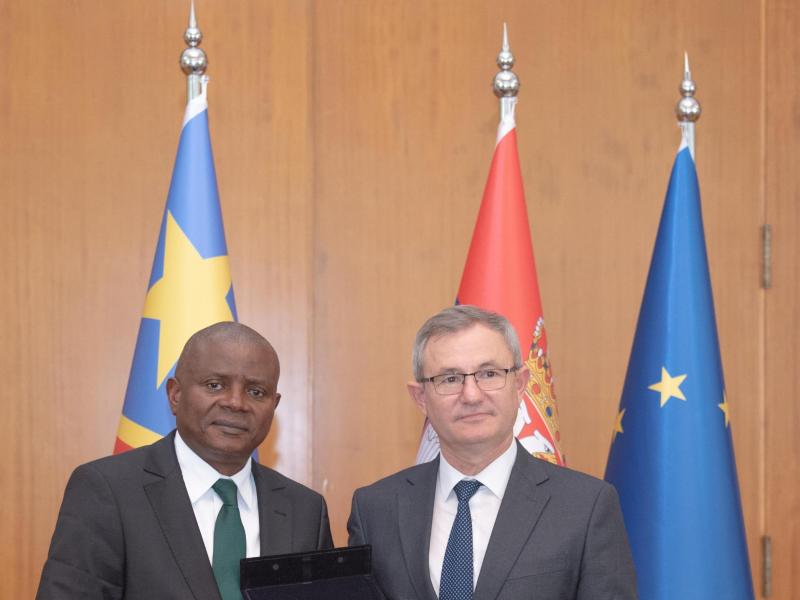 Le Min'Etat Grégoire Mutomb et son homologue serbe Dr Dragan