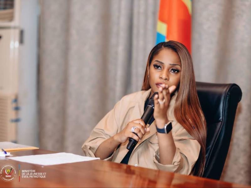 La ministre de la Jeunesse Grâce Kutino lors des consultations des jeunes à Beni [photo d’illustration]