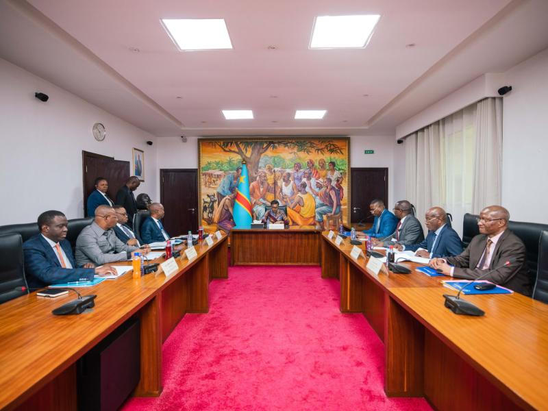 La Première Ministre Judith Suminwa préside la réunion hebdomadaire du Comité de la Conjocture Économique