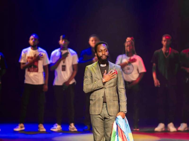 L'artiste humoriste Herman Amisi lors de son spectacle au Centre financier de Kinshasa. [Photo d'illustration]