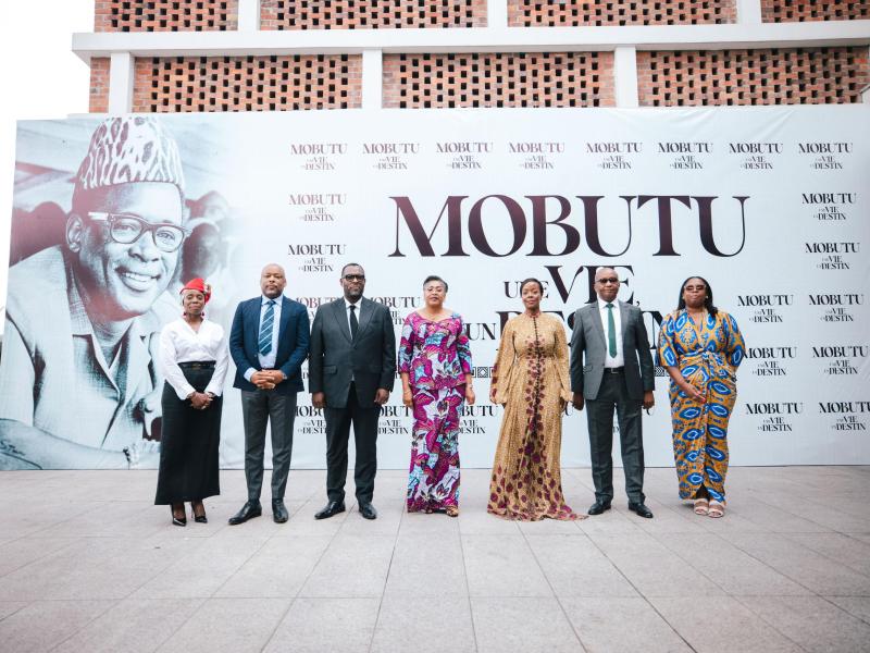 La PM Judith Suminwa et les membres de la famille Mobutu