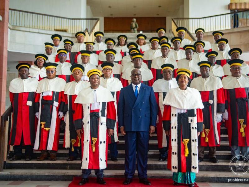 Le chef de l'État Félix Tshisekedi et les membres du Conseil d'état, lors de la rentrée judiciaire de cette institution, jeudi le 13 novembre