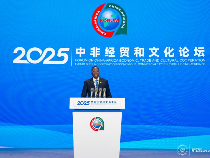 Le VPM Daniel Mukoko Samba intervenant au Forum sino-africain tenu à Jinhua