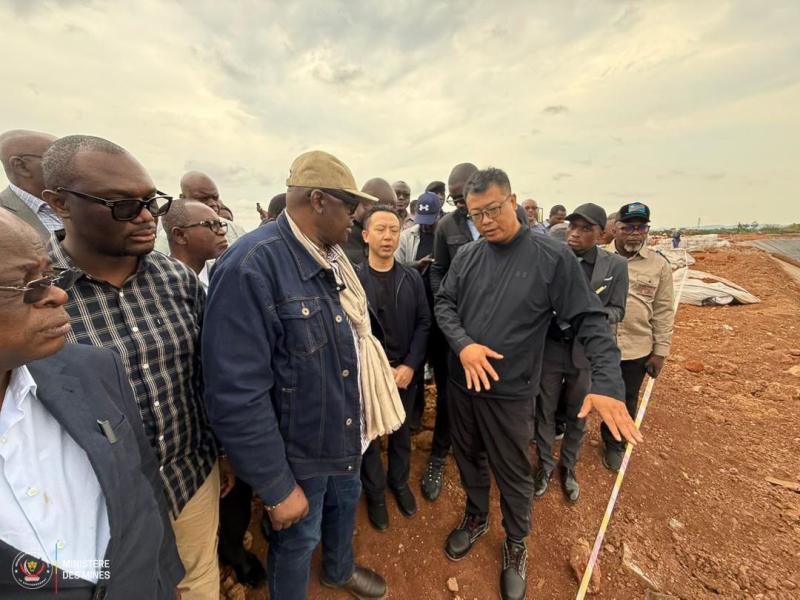 Le ministre Louis Watum Kabamba en mission d’inspection sur le site de la société Congo Dongfang Mining (CDM)