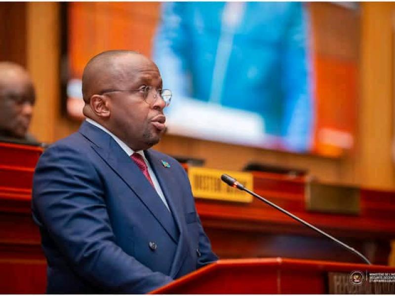 Le VPM de l'intérieur Jacquemain Shabani au sénat