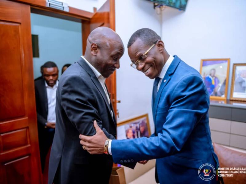 Le Ministre délégué Eliezer Ntambwe reçoit l'ambassadeur extraordinaire et plénipotentiaire de la République du Burundi en RDC, vendredi 22 novembre 2025