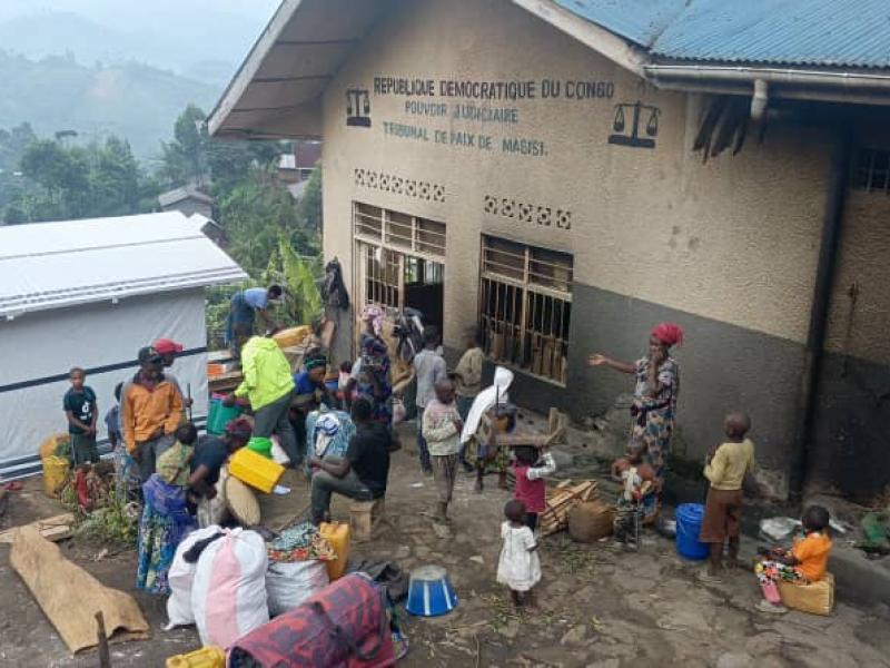 Des déplacés chassés par le M23-AFC dans le site collectif de Masisi Centre