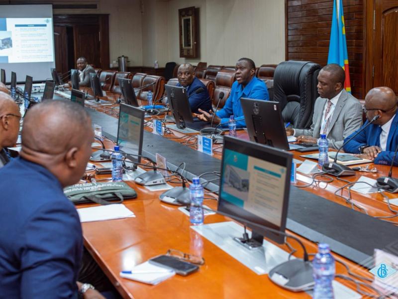 Le Gouverneur de la BCC, André Wameso, préside une réunion avec la SONAL SA et plusieurs institutions nationales de la RDC