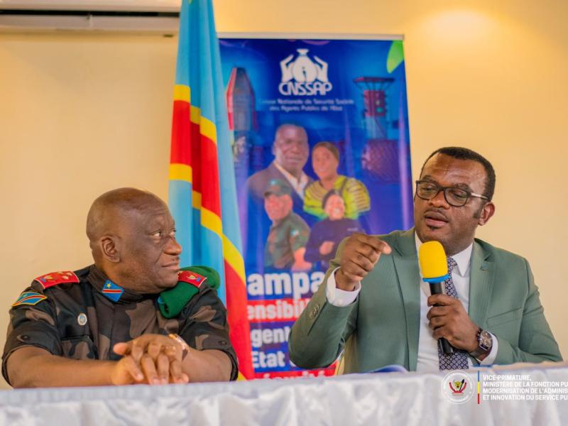 Le VPM Jean-Pierre Lihau, aux côtés du Gouverneur militaire, sensible les forces de sécurité sur le régime spécial de sécurité sociale