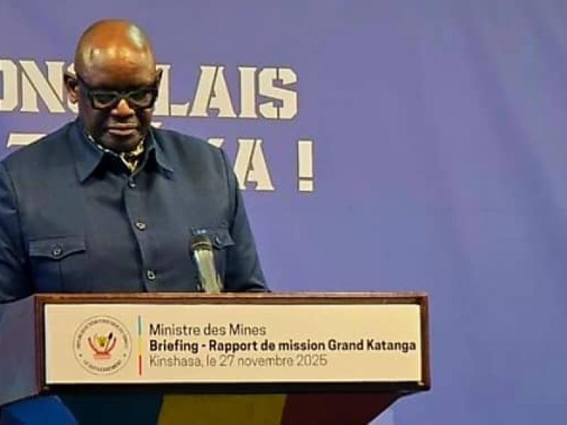 Le ministre des Mines Louis Watum Kabamba lors d’un briefing de presse à la RTNC