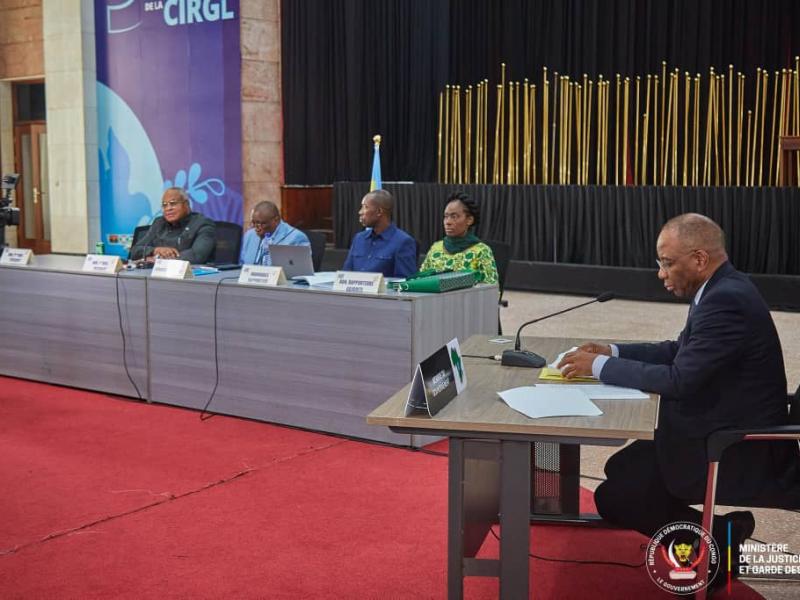 Le ministre Guillaume Ngefa devant la commission PAJ à l’Assemblée Nationale