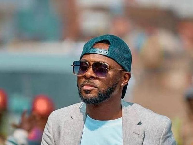 Héritier Wata lors d'un carnaval motorisé à Kisangani.