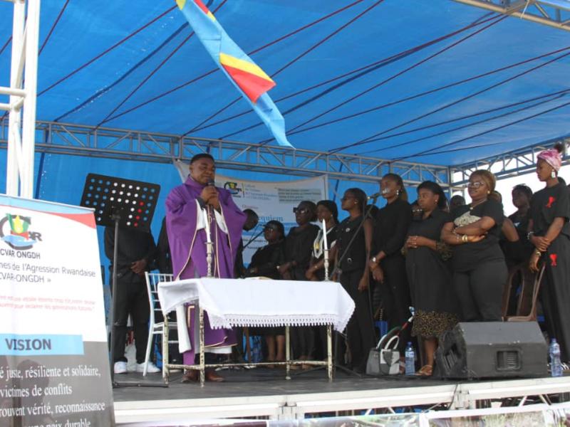 Messe de requiem en hommage aux victimes de l’agression rwandaise, ténue à l’esplanade du Palais du Peuple